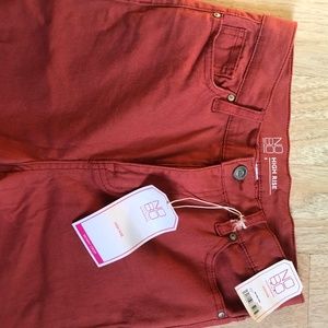 No boundaries capris new with tags!!